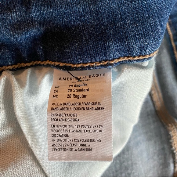 American Eagle Curvy
Hi Rise crop jeans - Picture 6 of 8